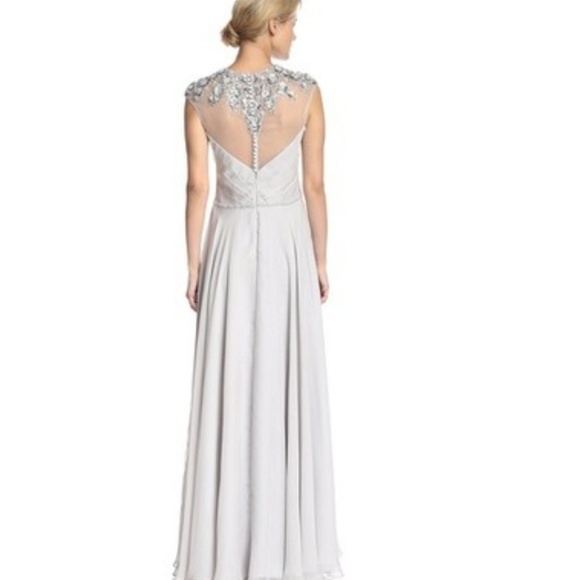 Lasting Moments elegant gown - Picture 2 of 6